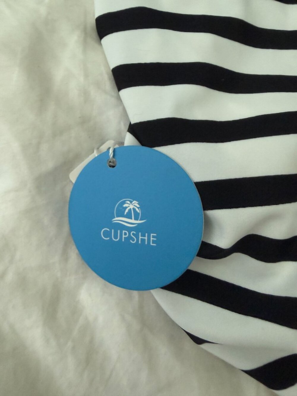 CUPSHE one piece swim suit - Picture 3 of 4